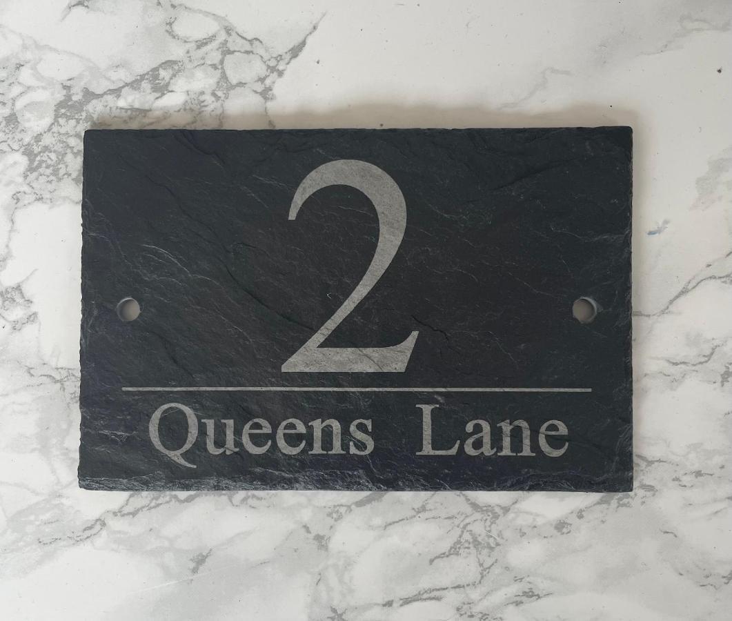 Sam Queens Lane *